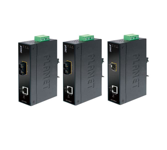 Industrial Managed Gigabit Ethernet Media Converter with Wide Operating Temperature (-30~75 degrees C)